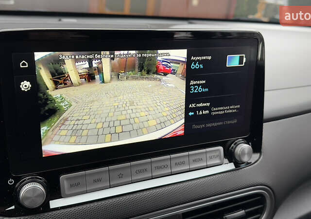 Белый Хендай Kona Electric, объемом двигателя 0 л и пробегом 124 тыс. км за 17494 $, фото 64 на Automoto.ua