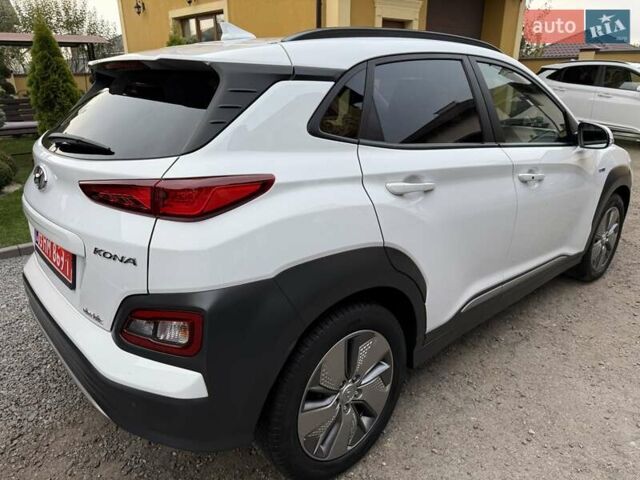 Белый Хендай Kona Electric, объемом двигателя 0 л и пробегом 92 тыс. км за 17950 $, фото 8 на Automoto.ua