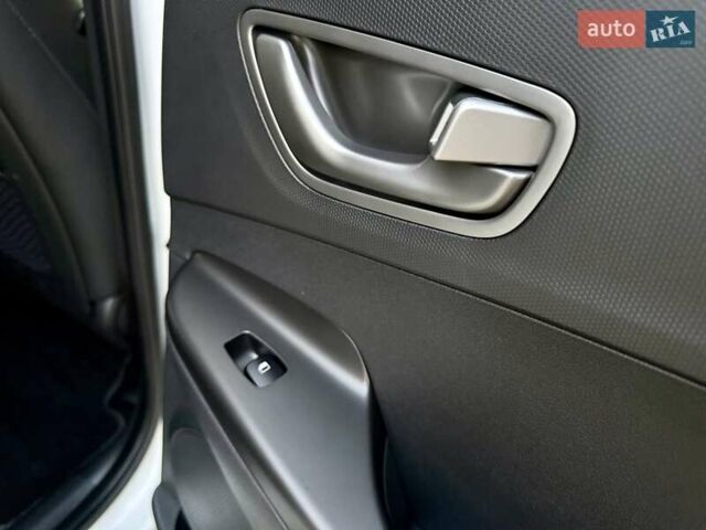 Белый Хендай Kona Electric, объемом двигателя 0 л и пробегом 78 тыс. км за 17250 $, фото 79 на Automoto.ua