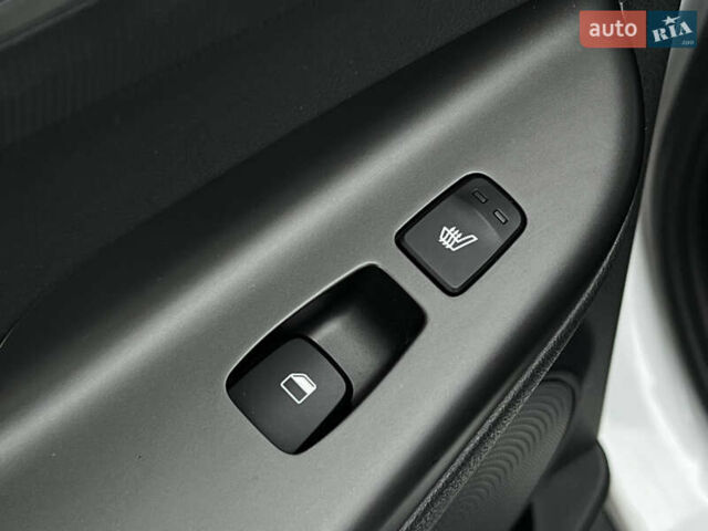 Белый Хендай Kona Electric, объемом двигателя 0 л и пробегом 111 тыс. км за 18570 $, фото 37 на Automoto.ua