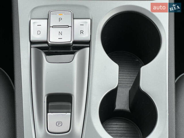 Белый Хендай Kona Electric, объемом двигателя 0 л и пробегом 111 тыс. км за 18570 $, фото 65 на Automoto.ua