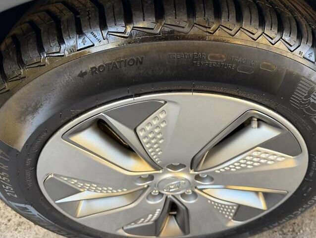 Білий Хендай Kona Electric, об'ємом двигуна 0 л та пробігом 64 тис. км за 16950 $, фото 50 на Automoto.ua