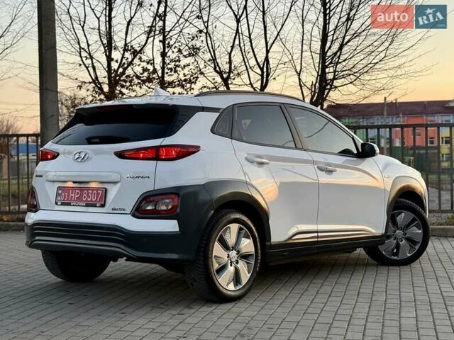 Белый Хендай Kona Electric, объемом двигателя 0 л и пробегом 78 тыс. км за 17250 $, фото 20 на Automoto.ua