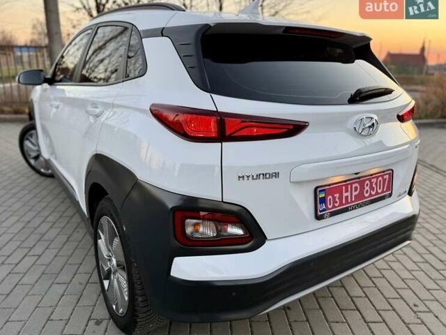 Белый Хендай Kona Electric, объемом двигателя 0 л и пробегом 78 тыс. км за 17250 $, фото 15 на Automoto.ua