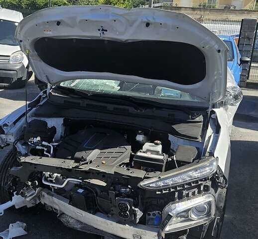 Білий Хендай Kona Electric, об'ємом двигуна 0 л та пробігом 89 тис. км за 9999 $, фото 2 на Automoto.ua