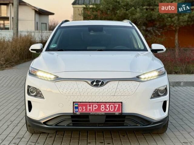 Белый Хендай Kona Electric, объемом двигателя 0 л и пробегом 78 тыс. км за 17250 $, фото 5 на Automoto.ua