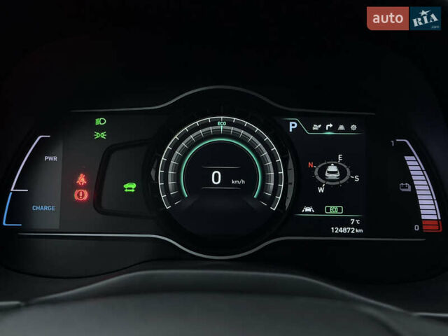 Белый Хендай Kona Electric, объемом двигателя 0 л и пробегом 98 тыс. км за 18999 $, фото 37 на Automoto.ua