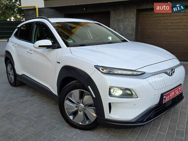 Білий Хендай Kona Electric, об'ємом двигуна 0 л та пробігом 113 тис. км за 18199 $, фото 14 на Automoto.ua