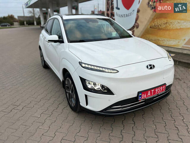 Белый Хендай Kona Electric, объемом двигателя 0 л и пробегом 120 тыс. км за 19550 $, фото 6 на Automoto.ua