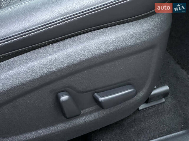 Білий Хендай Kona Electric, об'ємом двигуна 0 л та пробігом 70 тис. км за 19828 $, фото 51 на Automoto.ua