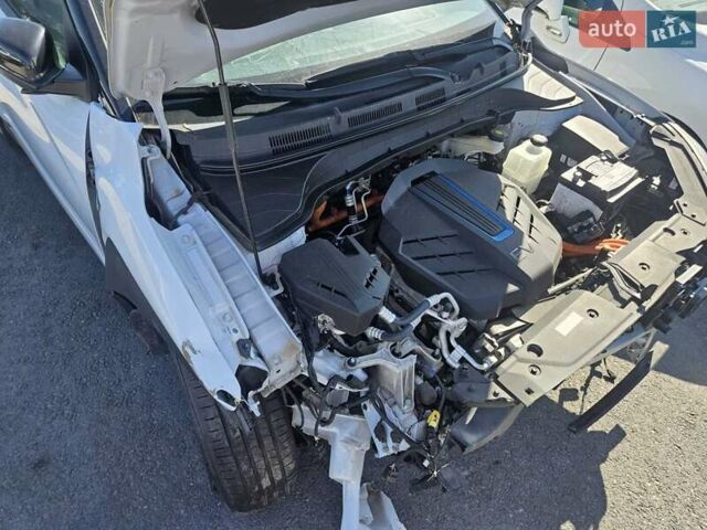 Білий Хендай Kona Electric, об'ємом двигуна 0 л та пробігом 89 тис. км за 9999 $, фото 4 на Automoto.ua