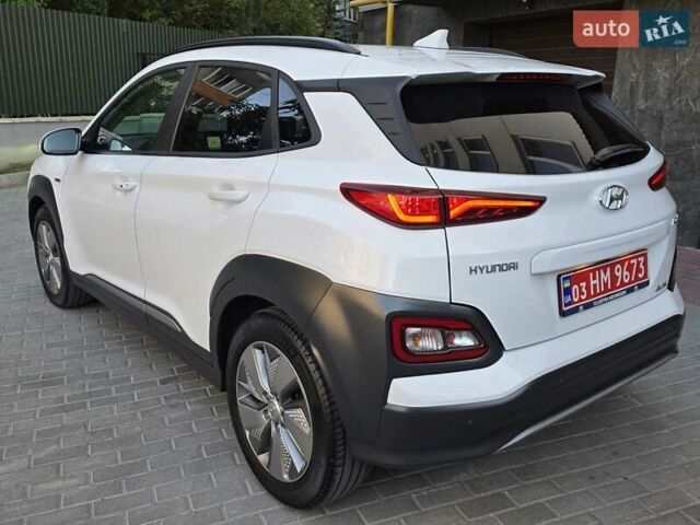 Білий Хендай Kona Electric, об'ємом двигуна 0 л та пробігом 113 тис. км за 18199 $, фото 6 на Automoto.ua