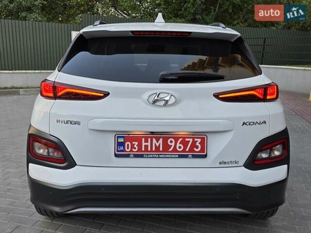 Білий Хендай Kona Electric, об'ємом двигуна 0 л та пробігом 113 тис. км за 18199 $, фото 8 на Automoto.ua