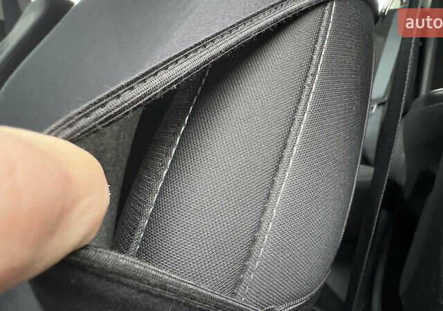 Белый Хендай Kona Electric, объемом двигателя 0 л и пробегом 124 тыс. км за 17494 $, фото 27 на Automoto.ua