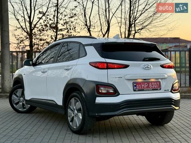 Белый Хендай Kona Electric, объемом двигателя 0 л и пробегом 78 тыс. км за 17250 $, фото 12 на Automoto.ua