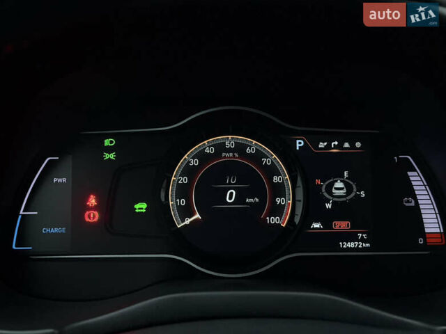 Белый Хендай Kona Electric, объемом двигателя 0 л и пробегом 98 тыс. км за 18999 $, фото 38 на Automoto.ua