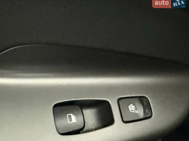 Белый Хендай Kona Electric, объемом двигателя 0 л и пробегом 92 тыс. км за 17950 $, фото 94 на Automoto.ua