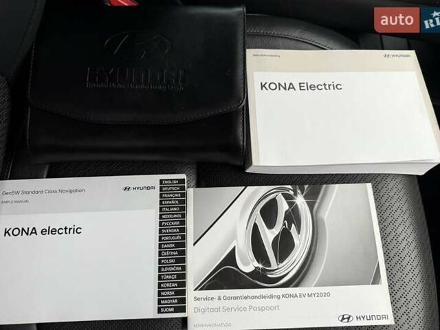 Белый Хендай Kona Electric, объемом двигателя 0 л и пробегом 92 тыс. км за 17950 $, фото 116 на Automoto.ua