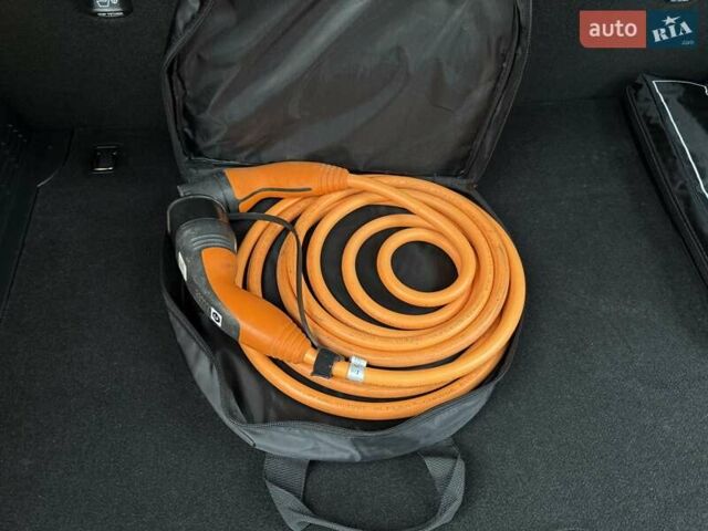 Белый Хендай Kona Electric, объемом двигателя 0 л и пробегом 64 тыс. км за 21499 $, фото 79 на Automoto.ua