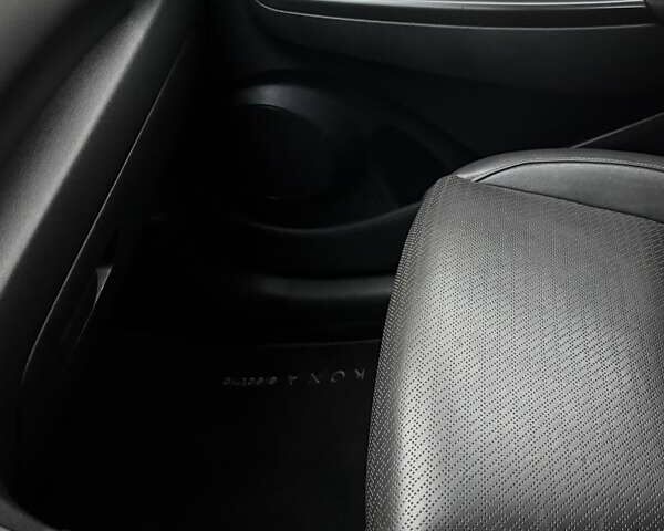 Белый Хендай Kona Electric, объемом двигателя 0 л и пробегом 92 тыс. км за 17950 $, фото 76 на Automoto.ua