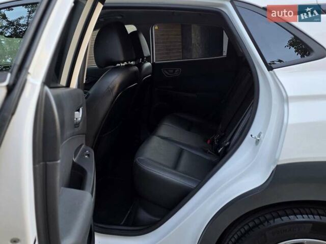 Білий Хендай Kona Electric, об'ємом двигуна 0 л та пробігом 113 тис. км за 18199 $, фото 30 на Automoto.ua