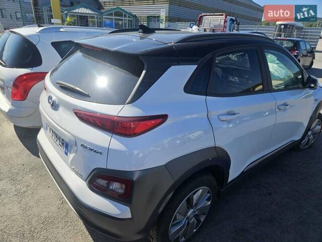 Білий Хендай Kona Electric, об'ємом двигуна 0 л та пробігом 89 тис. км за 9999 $, фото 7 на Automoto.ua