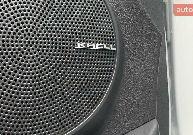 Белый Хендай Kona Electric, объемом двигателя 0 л и пробегом 124 тыс. км за 17494 $, фото 22 на Automoto.ua