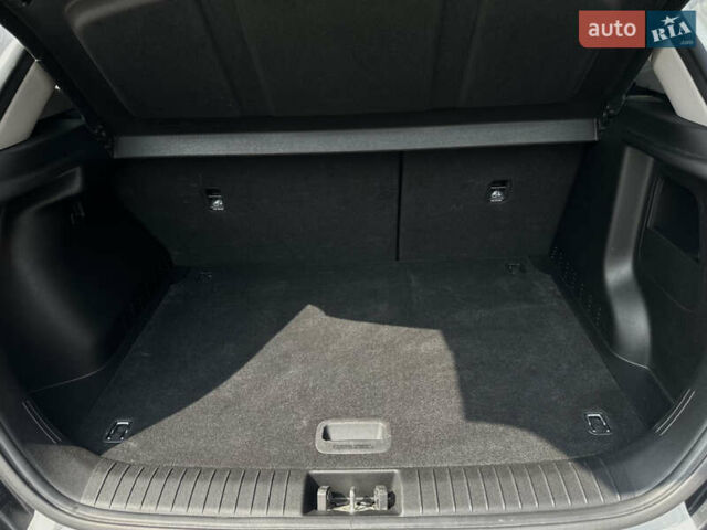 Білий Хендай Kona Electric, об'ємом двигуна 0 л та пробігом 93 тис. км за 18900 $, фото 19 на Automoto.ua