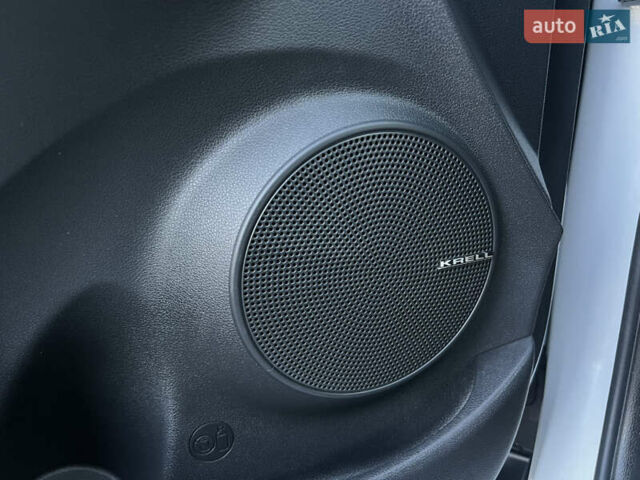 Білий Хендай Kona Electric, об'ємом двигуна 0 л та пробігом 70 тис. км за 19828 $, фото 63 на Automoto.ua