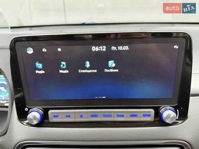 Белый Хендай Kona Electric, объемом двигателя 0 л и пробегом 64 тыс. км за 21499 $, фото 91 на Automoto.ua