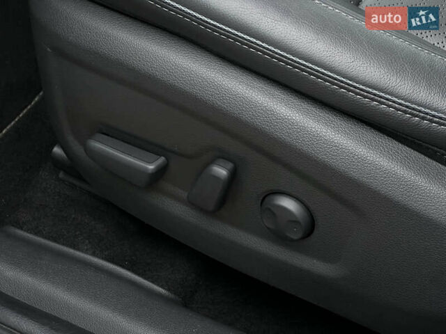 Белый Хендай Kona Electric, объемом двигателя 0 л и пробегом 111 тыс. км за 18570 $, фото 33 на Automoto.ua