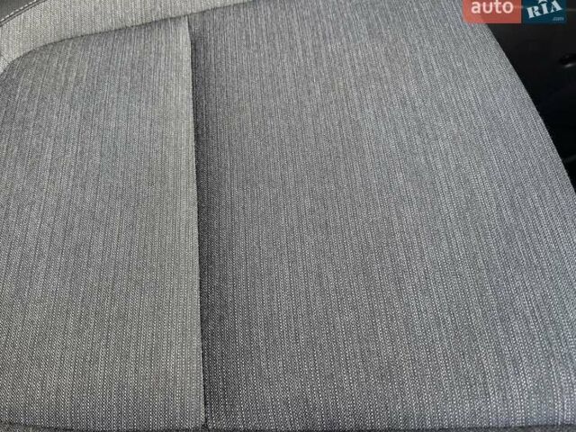 Білий Хендай Kona Electric, об'ємом двигуна 0 л та пробігом 64 тис. км за 16950 $, фото 113 на Automoto.ua