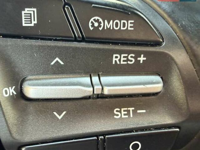 Білий Хендай Kona Electric, об'ємом двигуна 0 л та пробігом 64 тис. км за 16950 $, фото 89 на Automoto.ua