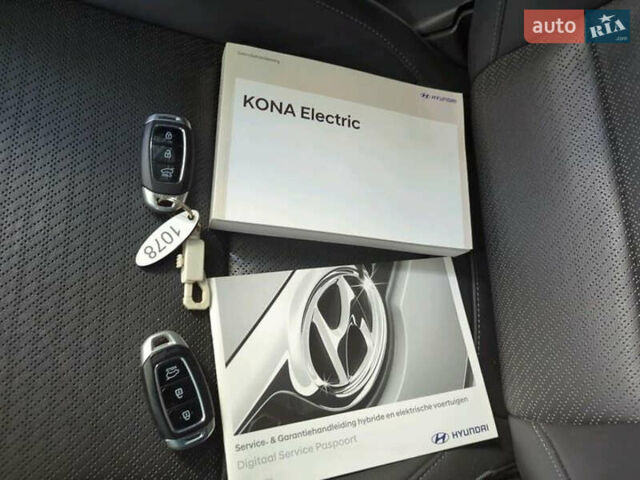 Білий Хендай Kona Electric, об'ємом двигуна 0 л та пробігом 100 тис. км за 19700 $, фото 8 на Automoto.ua