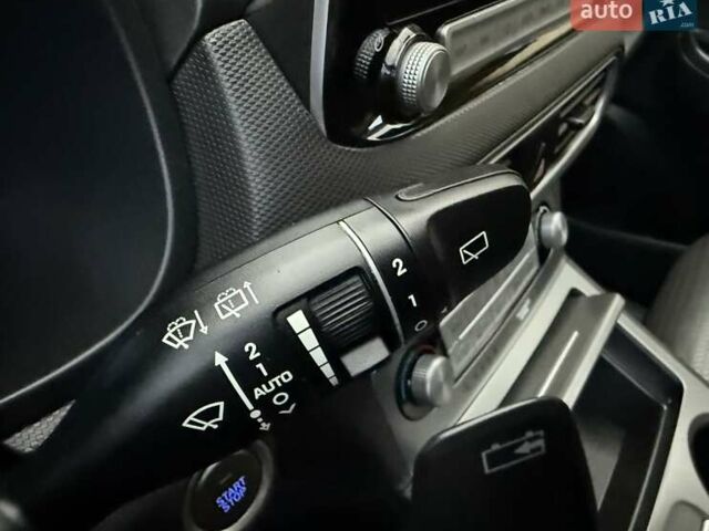 Белый Хендай Kona Electric, объемом двигателя 0 л и пробегом 92 тыс. км за 17950 $, фото 88 на Automoto.ua