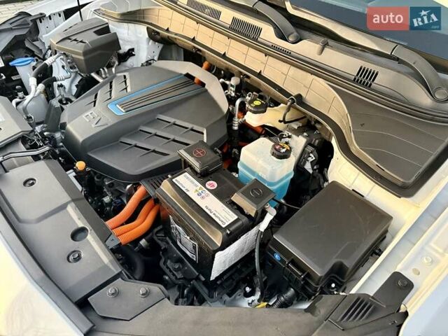 Белый Хендай Kona Electric, объемом двигателя 0 л и пробегом 78 тыс. км за 17250 $, фото 104 на Automoto.ua