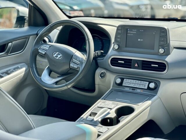 Белый Хендай Kona Electric, объемом двигателя 0 л и пробегом 149 тыс. км за 15350 $, фото 17 на Automoto.ua