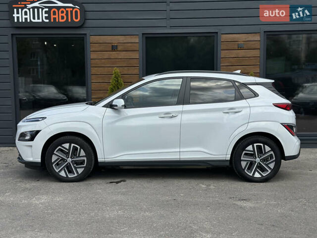 Білий Хендай Kona Electric, об'ємом двигуна 0 л та пробігом 93 тис. км за 18900 $, фото 11 на Automoto.ua