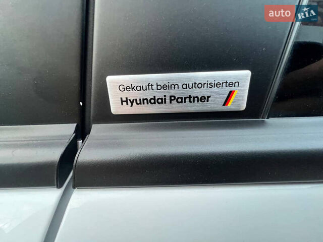 Белый Хендай Kona Electric, объемом двигателя 0 л и пробегом 120 тыс. км за 19850 $, фото 18 на Automoto.ua