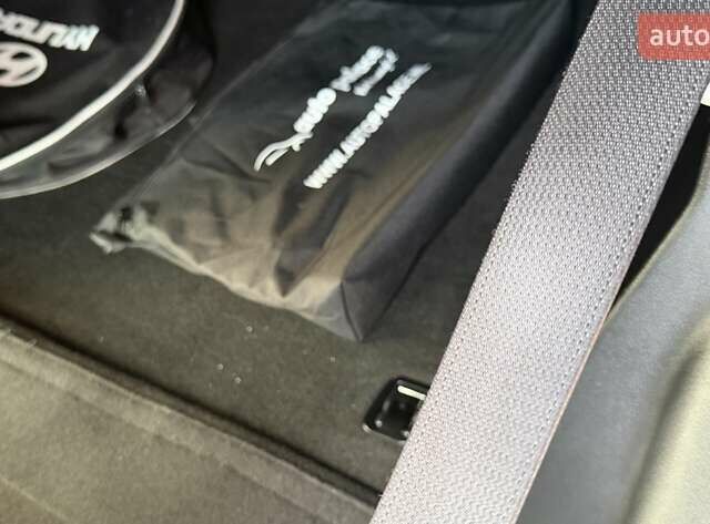 Білий Хендай Kona Electric, об'ємом двигуна 0 л та пробігом 64 тис. км за 16950 $, фото 102 на Automoto.ua