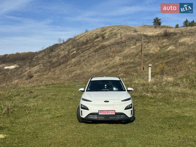 Белый Хендай Kona Electric, объемом двигателя 0 л и пробегом 101 тыс. км за 19800 $, фото 43 на Automoto.ua