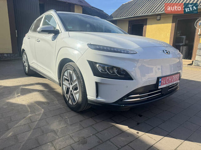 Белый Хендай Kona Electric, объемом двигателя 0 л и пробегом 101 тыс. км за 19800 $, фото 41 на Automoto.ua