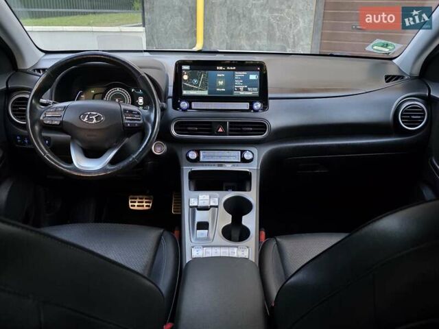 Білий Хендай Kona Electric, об'ємом двигуна 0 л та пробігом 113 тис. км за 18199 $, фото 28 на Automoto.ua