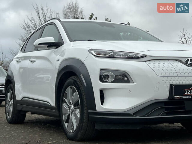 Белый Хендай Kona Electric, объемом двигателя 0 л и пробегом 111 тыс. км за 18570 $, фото 9 на Automoto.ua