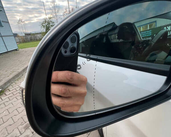 Белый Хендай Kona Electric, объемом двигателя 0 л и пробегом 120 тыс. км за 19850 $, фото 14 на Automoto.ua