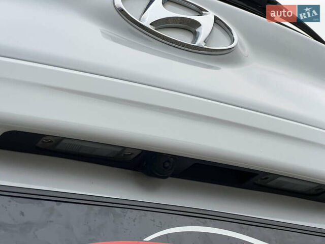 Білий Хендай Kona Electric, об'ємом двигуна 0 л та пробігом 70 тис. км за 19828 $, фото 23 на Automoto.ua