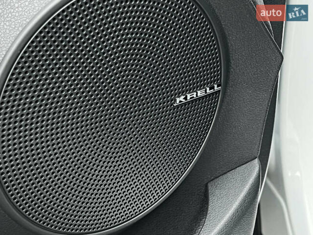 Белый Хендай Kona Electric, объемом двигателя 0 л и пробегом 111 тыс. км за 18570 $, фото 69 на Automoto.ua