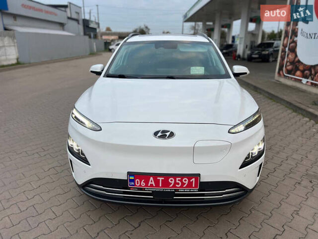 Белый Хендай Kona Electric, объемом двигателя 0 л и пробегом 120 тыс. км за 19850 $, фото 7 на Automoto.ua