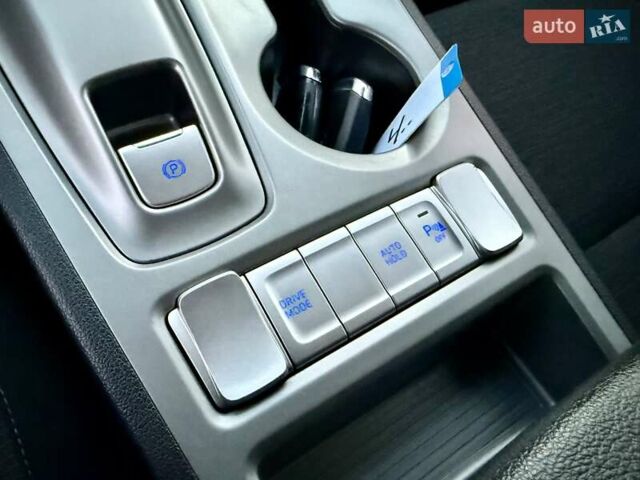 Белый Хендай Kona Electric, объемом двигателя 0 л и пробегом 78 тыс. км за 17250 $, фото 56 на Automoto.ua