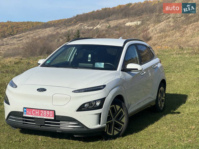 Белый Хендай Kona Electric, объемом двигателя 0 л и пробегом 101 тыс. км за 19800 $, фото 6 на Automoto.ua